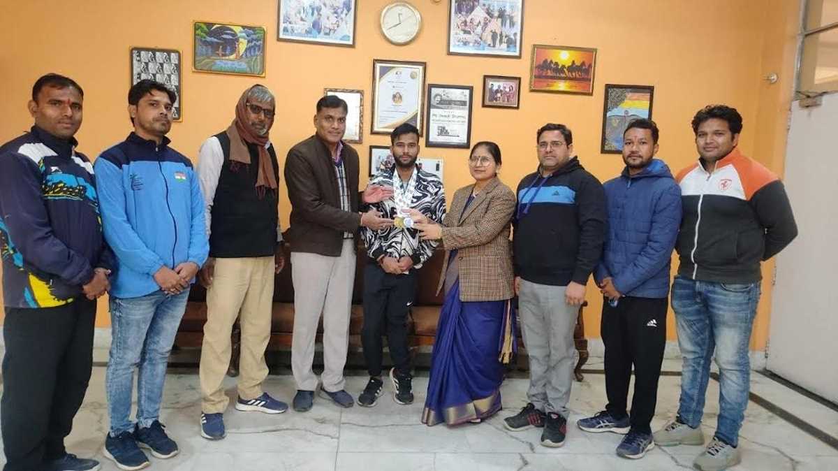 तीन पदक जीतने पर पैरा ऑलंपियन प्रवीण कुमार का प्रज्ञान में हुआ स्वागत